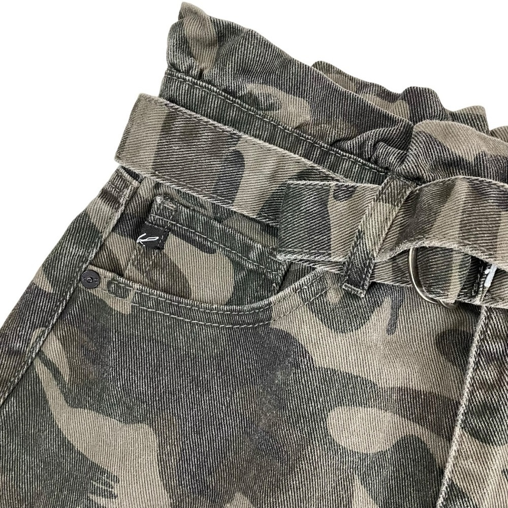 KanCan Hunter Camo Ultra High Rise Belted Shorts Medium - Picture 9 of 16